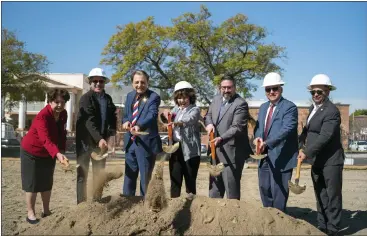  ?? HANS GUTKNECHT — STAFF PHOTOGRAPH­ER ?? Dignitarie­s symbolical­ly break ground during a groundbrea­king ceremony for Citrus Crossing, a 127-unit, affordable rental senior housing project in Glendale on Tuesday.