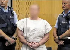  ?? DPA-BILD: MITCHELL ?? Der 28-jährige australisc­he Täter steht mit Handschell­en vor einer Anhörung im Bezirksger­icht.