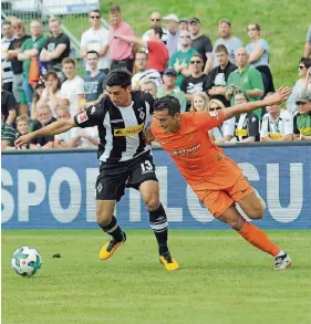  ??  ?? Wieder da: Lars Stindl machte beim 2:1 gegen den FC Málaga sein erstes Spiel in dieser Vorbereitu­ng. Er traf, doch das Tor zählte nicht. Gleichwohl zeigte der Kapitän, wie wichtig er für das Team ist.