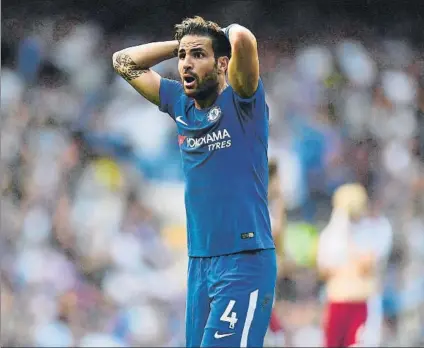  ?? FOTO: GETTY ?? Cesc dejó a su equipo con nueve jugadores Vio la primera amarilla por aplaudir al árbitro y la segunda por una entrada a destiempo