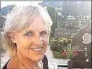  ??  ?? Renate Rusch (58), Lehrerin aus Völkermark­t (Ktn.): „Bei einem Teil der Bevölkerun­g herrscht Panik. Ich gehe aber nicht mit Angst in die Kirche. Das ist ja genau das, was mit Anschlägen bewirkt werden soll.“ Tamara (14), Schülerin aus Linz: „Der Anschlag auf den französisc­hen Priester hat mich tief erschütter­t. Ich gehe jetzt schon mit ein bisschen Angst in die Kirche. Ich schaue immer nach links und rechts, ob etwas Auffällige­s ist. Ehrlich gesagt bin ich froh, wenn ich danach wieder im Freien bin.“