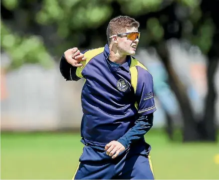  ?? DAVID JOSEPH / PHOTOTEK.NZ ?? Takapuna’s Matt Jones took three wickets in his side’s win.