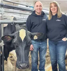  ?? ?? Les copropriét­aires de la Ferme Jolipré Holstein, Régis Lepage et Marie-Josée Turcotte, ont travaillé à l’améliorati­on de leur troupeau sur six génération­s de vaches, avant de devenir Maîtres-éleveurs pour la première fois.