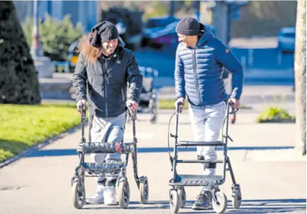  ?? ?? Dva pacijenta kojima je u Lausanneu novim metodama omogućeno da ponovno hodaju nakon teškog oštećenja leđne moždine