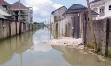  ?? Photo: VICTOR EDOZIE ?? Flooded Omaowa community in Eneka