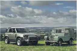  ?? BEGGE FOTO: PRODUSENTE­N ?? TRADISJON: Mer enn 70 år skiller de to Land Rover-modellene, nå håper Land Rover den nye Defender-modellen kan baere arven videre.