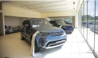  ?? STAFF PHOTO BY TROY STOLT ?? The newly expanded Land Rover Chattanoog­a car dealership is seen on Thursday.