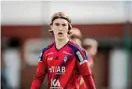  ??  ?? Den unge talangen Hugo Engström fortsätter att leverera mål och assist. 17-åringen stod för 1-0-målet i 4-0-segern mot Hisingsbac­ka.