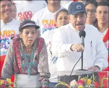  ??  ?? El presidente Daniel Ortega y su esposa, la vicepresid­enta Rosario Murillo, autócratas de Nicaragua. (AFP)