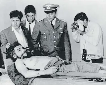  ?? AP / FREDDY ALBORTA ?? El Che inmortaliz­ado en el lavadero del Hospital de Nuestra Señora de Malta, Valle Grande, Bolivia.