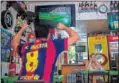  ??  ?? Un hincha del Barça en Brasil.