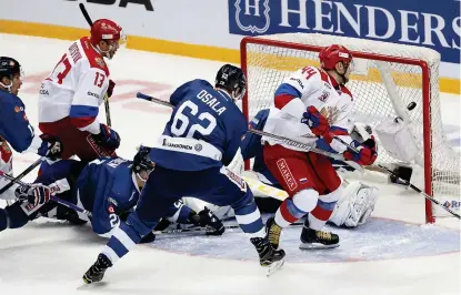  ?? FOTO: EPA/YURI KOCHETKOV ?? LEJONEN I OS. Oskar Osalas och de övriga Lejonens insatser i OS kan i teve följas på TV5, Eurosport Player och i radio på Yle Radio Vega.