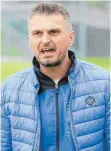  ?? FOTO: ALHO ?? Immer engagiert an der Seitenlini­e: Mico Susak, Trainer des A-Ligisten TSV Eriskirch.