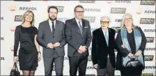  ??  ?? Isabel Bosch, Gerard Figueras, Santi Nolla, Josep Lluís Vilaseca y Maite Fandos, en el photocall de la 70ª Gran Gala de MD