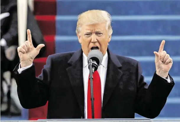  ?? BILD: SN/AP ?? Reichlich große Worte: Donald Trumps Kernbotsch­aft in seiner ersten Rede als US-Präsident besteht aus zwei Wörtern: „Amerika zuerst.“