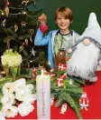  ?? Foto: Susanne Rummel ?? Linus hat die Kalenderke­rze entzündet, so wie es in Dänemark zur Weihnachts­zeit Brauch ist.