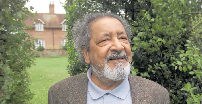  ??  ?? El adiós. V. S. Naipaul, en Londres. Se consagró con “Una casa para Mr Biswas” a principios de los 60. Fue un viajero incansable y visitó tres veces la Argentina.