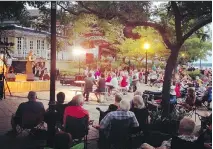  ?? PHOTO COURTESY OF THE TOWN OF STE-ANNE-DE-BELLEVUE ?? Senja Sargeant performs during last summer’s boardwalk concert series.