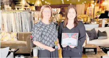  ?? Photo / Jesse Wood ?? Nic & Me's Lynne Dill (left) and Alexis Parker were the 2022 Bunnings NPC Picksters competitio­n winners.