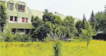  ?? FOTOS: SABINE FELKER ?? Mitten in der Stadt und trotzdem viel Natur. Die Hochschule für Musik in Trossingen zeigt, wie es funktionie­ren kann.