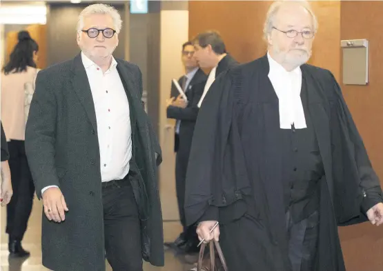  ?? PHOTO D’ARCHIVES CHANTAL POIRIER ?? Gilbert Rozon s’était présenté au palais de justice de Montréal avec son avocat, Me Pierre Poupart, le jour de son enquête préliminai­re, en novembre 2019, mais il a finalement demandé de sauter cette étape afin d’aller directemen­t à procès.