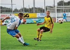  ?? Foto: Oliver Reiser ?? Lukas Genitheim (links) und der Kissinger SC haben im Pokal auch die Hürde Gerst hofen erfolgreic­h genommen.