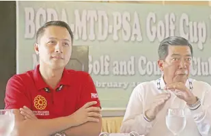  ?? NONIE REYES ?? BASES Conversion and Developmen­t Authority Vice President for Business Developmen­t Arrey Perez (left) and MTD Philippine­s Project Director Rear Adm. Miguel Rodriguez address questions from the media at the Mimosa Golf and County Club in Clark on Tuesday.