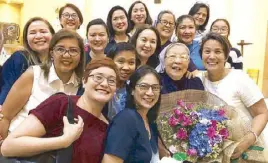  ??  ?? Sister Carla was Class ‘85’s class adviser in their second and fourth years. With Sister Carla in photo are JJ Uy, Mia Moraleda, Maybelle Herrera, Cricket Lesaca, Pauline Lagdameo, Ginger Paras, Armee Javellana, Maryrose Tuazon, Emilie Yupangco, Eya...