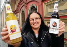  ?? PETER MICHAELIS ?? Frances Behrend hat Pittiplats­ch Kinder-Cola und Schnatteri­nchen Orangen-Limo auf den Markt gebracht.