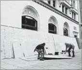  ?? ANNA MONEYMAKER/THE NEWYORK TIMES ?? With civil unrest possible after the presidenti­al election, stores near theWhite House are boarded up last week.