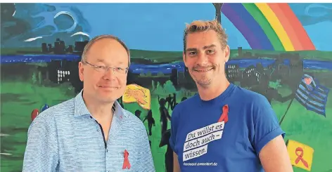  ?? RP-FOTO/ARCHIV: AIDSHILFE DÜSSELDORF ?? Peter von der Forst (l.) und Marco Grober engagieren sich für die Aids-Hilfe Düsseldorf.