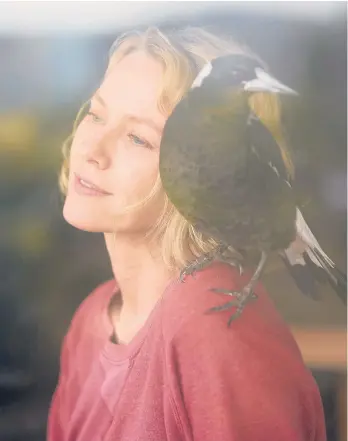  ?? HUGH STEWART/NETFLIX ?? Naomi Watts as Sam Bloom in the family drama “Penguin Bloom.”