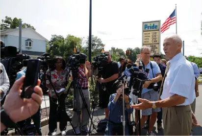  ?? (Brian Snyder/Reuters) ?? BOB BOLDUC, owner of the Pride convenienc­e store in Chicopee, Massachuse­tts, where a Powerball ticket that won more than $750 million was sold, answers questions from reporters yesterday.