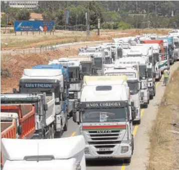  ?? // VALERIO MERINO ?? Los transporti­stas piden repercutir el coste energético