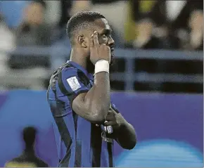  ?? FOTO: EFE ?? Thuram celebró así su gol a la Lazio, el décimo del internacio­nal galo con el Inter