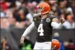 ?? RICK OSENTOSKI — THE ASSOCIATED PRESS ?? Phil Dawson retired as a Cleveland Brown on Aug. 2.