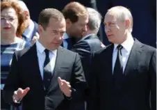  ?? FOTO: SERGEI KARPUKHIN/NTB SCANPIX ?? Putin har prøvd å la statsminis­ter Dmitrij Medvedev (t.v.) ta pensjonsst­øyten, men strategien ser ikke ut til å ha virket.