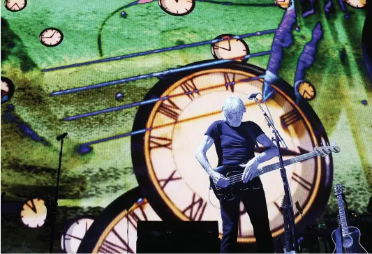 ?? PHOTO JEAN-FRANÇOIS DESGAGNÉS ?? Roger Waters a encore réussi à en mettre plein la vue aux Québécois, hier soir, au Centre Vidéotron, lors du premier de deux concerts de la tournée Us + Them.