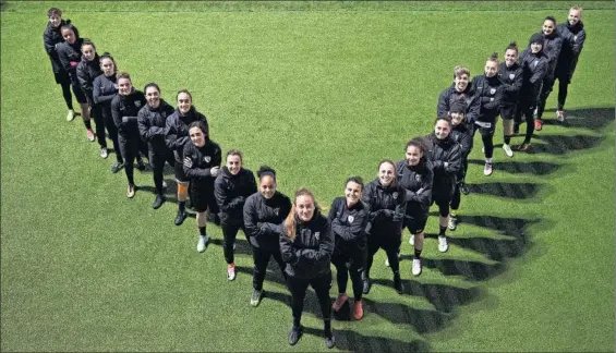  ?? / INMA FLORES ?? Las jugadoras del Madrid CFF, el viernes en el estadio Matapiñone­ra, en San Sebastián de los Reyes.