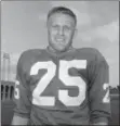  ?? ASSOCIATED PRESS FILE ?? Tommy McDonald may have been small in stature, but he was a giant on the football field as one of the most prolifice receivers in NFL history. The Eagles great and member of the Pro Football Hall of Fame died Monday. He was 84.