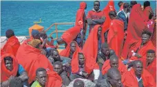  ?? FOTO: AFP ?? Sie sind sicher: Die spanische Seenotrett­ung brachte 350 Bootsflüch­tlinge in Häfen nach Andalusien.