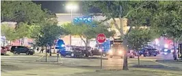  ?? BROOKE BAITINGER/SOUTH FLORIDA SUN SENTINEL ?? A Broward sheriff’s deputy shot a man late Thursday outside a shopping center in North Lauderdale.