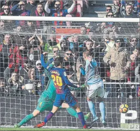  ?? FOTO: PEP MORATA ?? Iago Aspas, siempre merodeando el gol. Le ha marcado cinco a Ter Stegen