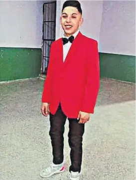  ??  ?? Apuñalado. Con sus mejores galas, Brian fue asesinado en una fiesta.