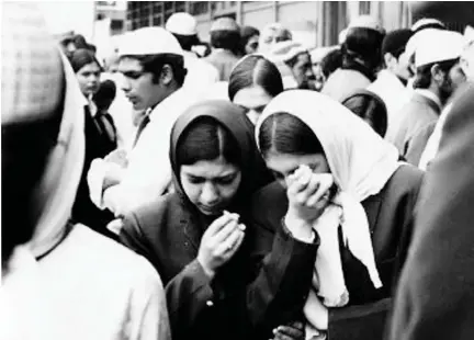  ?? | Ahmed Timol Family Trust / African News Agency (ANA) ?? THOUSANDS of people attended the funeral of political detainee Ahmed Timol, who was killed on the morning of October 27, 1971, in a fall from the 10th floor of John Vorster Square police headquarte­rs.