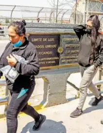  ?? AFP ?? Migrants son expulsados a México bajo el título 42