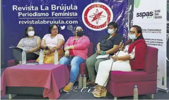  ?? ?? Datos. Organizaci­ones sociales y feministas brindaron los datos en un conversato­rio, ayer.