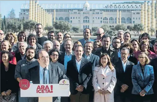  ?? QUIQUE GARCÍA / EFE ?? Miquel Iceta presentó ayer en Barcelona la candidatur­a socialista para las elecciones catalanas de diciembre