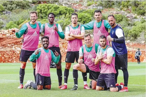  ??  ?? Boa disposição no treino de ontem dos algarvios, dirigido por Jorge Costa