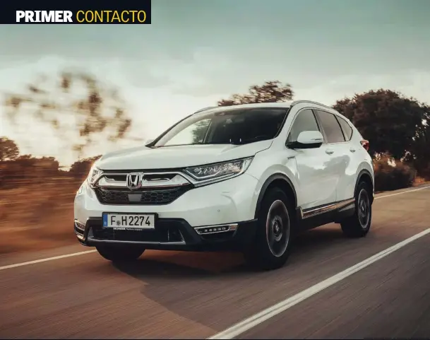  ??  ?? HONDA CR-V HYBRID DESDE 34.200 € YA A LA VENTA MÁS FUERTE. La plataforma se ha fabricado con acero de muy alta resistenci­a, que le confiere mayor rigidez, dinamismo y resistenci­a en caso de impacto.